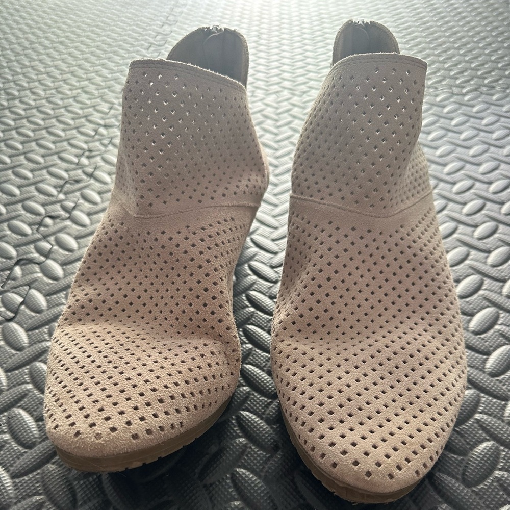 Kenneth Cole booties